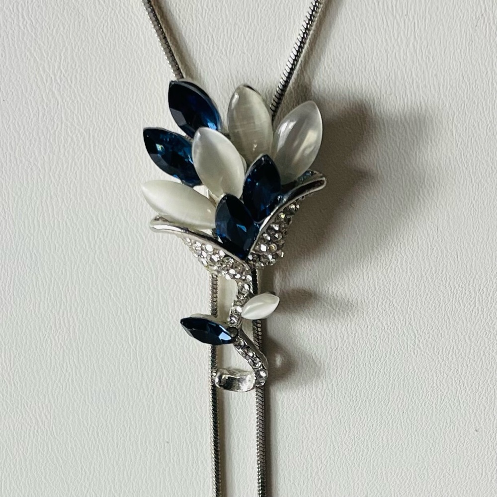 VINTAGE FLOWER NECKLACE - Picture 6 of 8